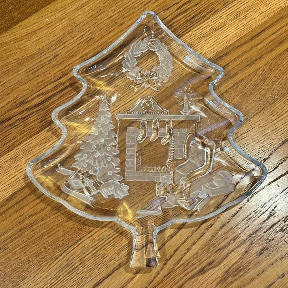 Studio Nova Clear Glass Etched Holiday Tree Tray